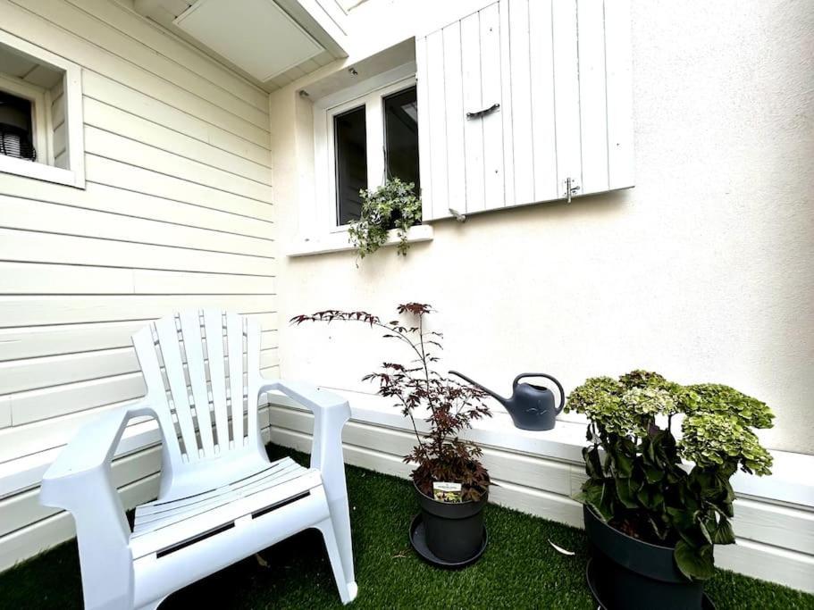 Cote Cour - Appartement En Plein Centre-Ville & Proche Des Thermes Rochefort  Exterior foto