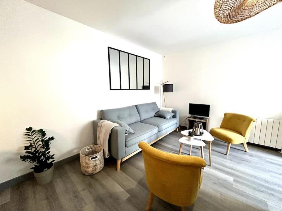 Cote Cour - Appartement En Plein Centre-Ville & Proche Des Thermes Rochefort  Exterior foto